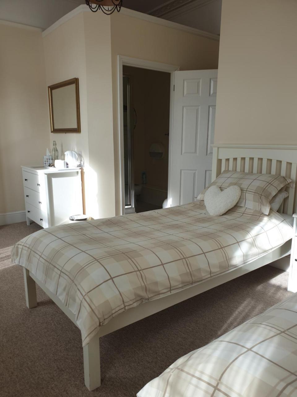 Crofton Guest House ウェーマス エクステリア 写真